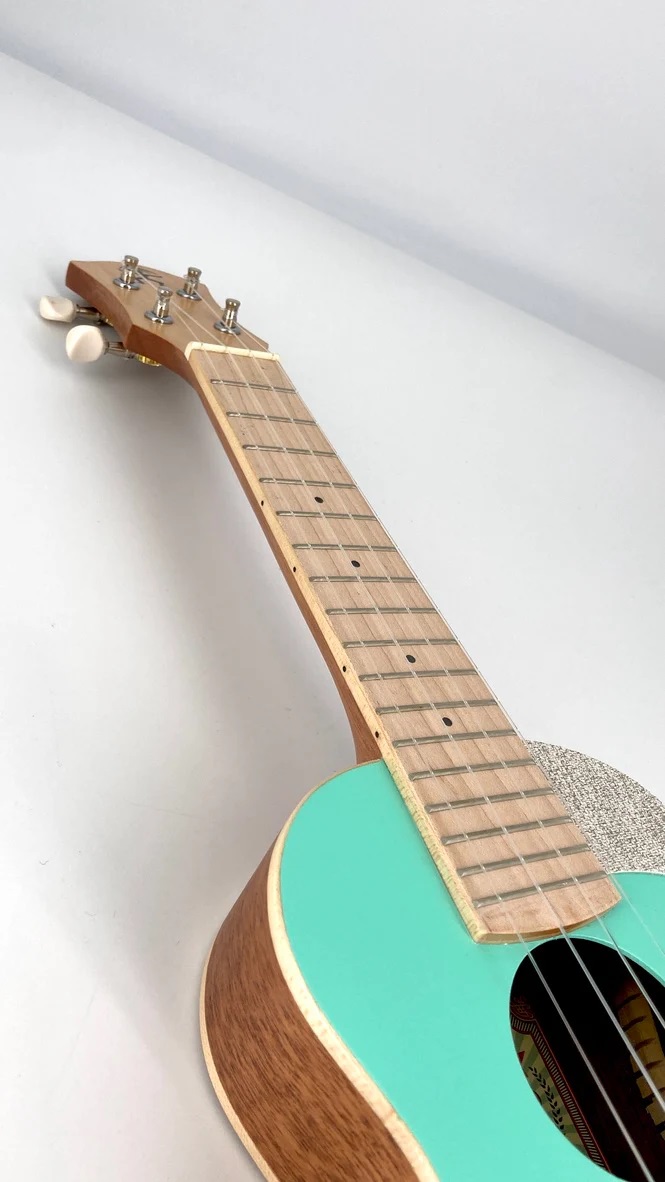 aNueNue US10, Ice Green