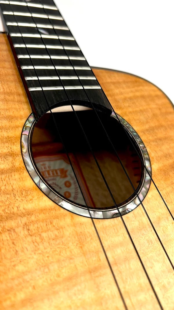 aNueNue UT166HS Feather Series – Premium Tenor Ukulele mit Double-Top und 4A Mango