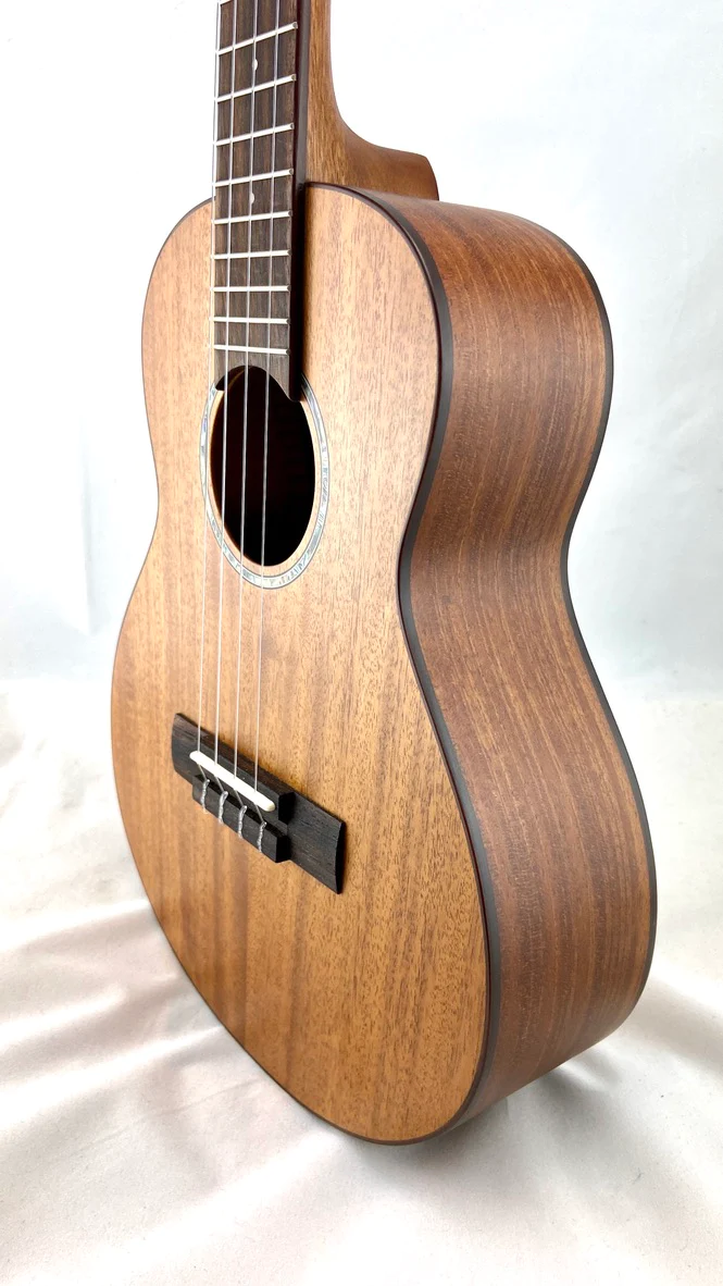 aNueNue T3 Tenor Ukulele   