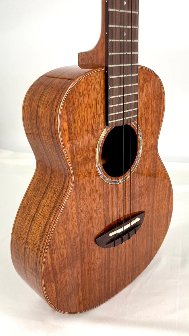 aNueNue AKK3 Tenor Ukulele aNueNue AKK3 Tenor Ukulele