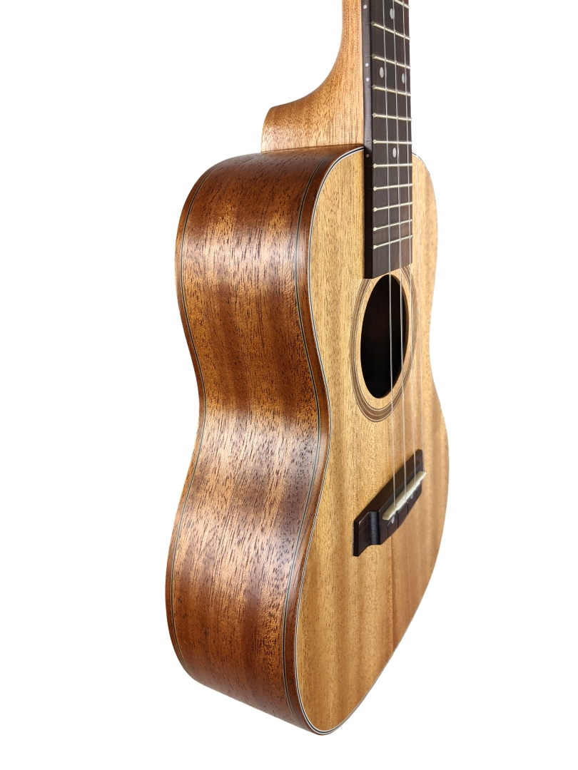 U-Turn Flow Tenor Ukulele - solid top U-Turn Flow Tenor Ukulele - solid top