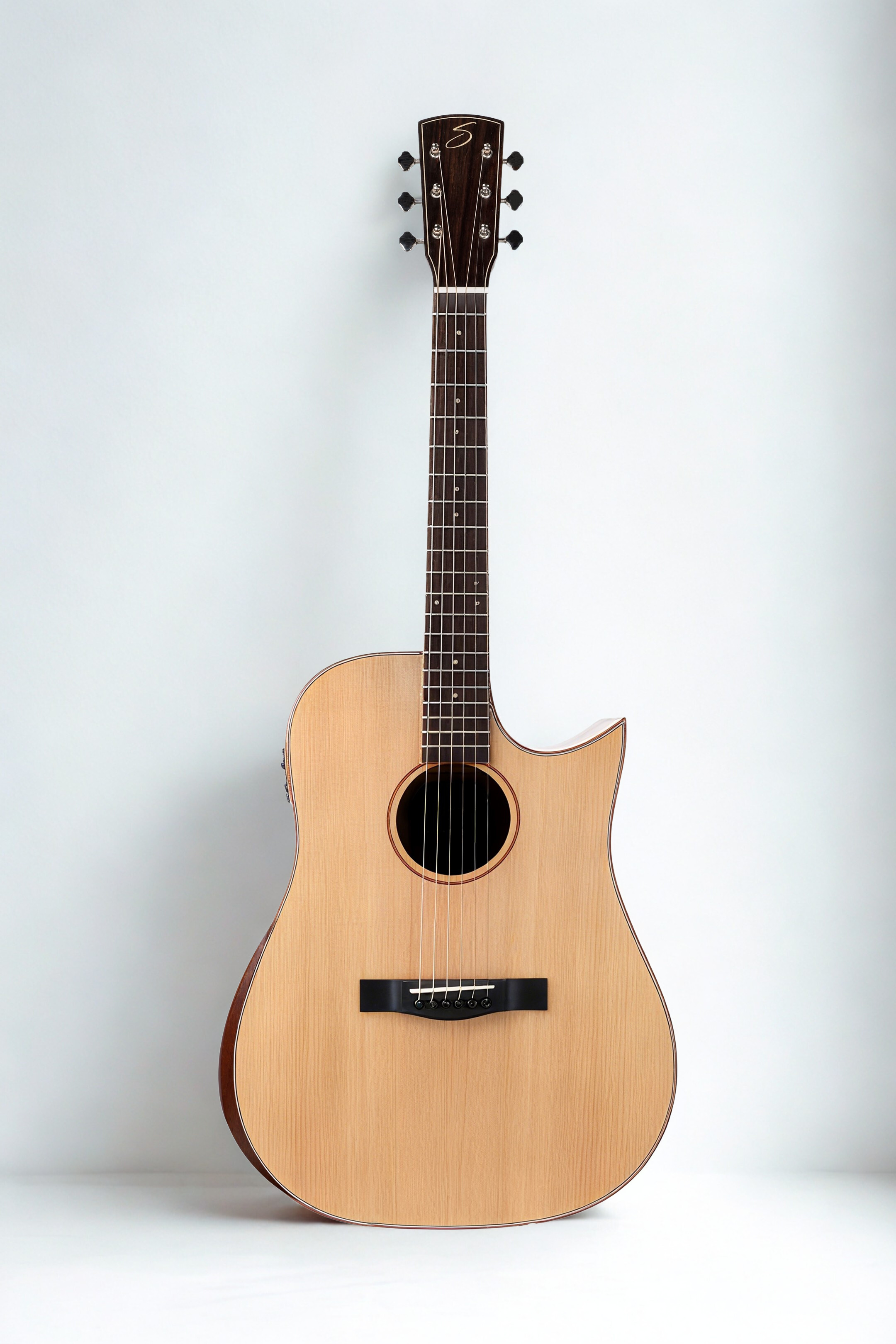 Shape Dreadnought ZEDER Modell 323 MT-CEB