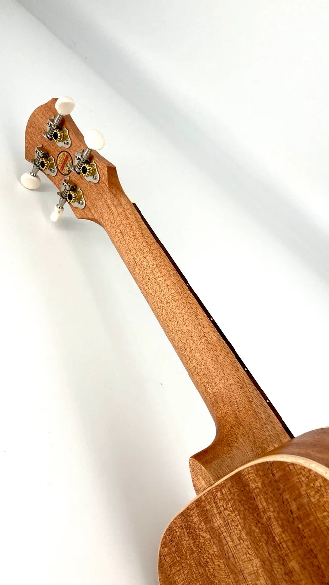 aNueNue UC10, golden glow