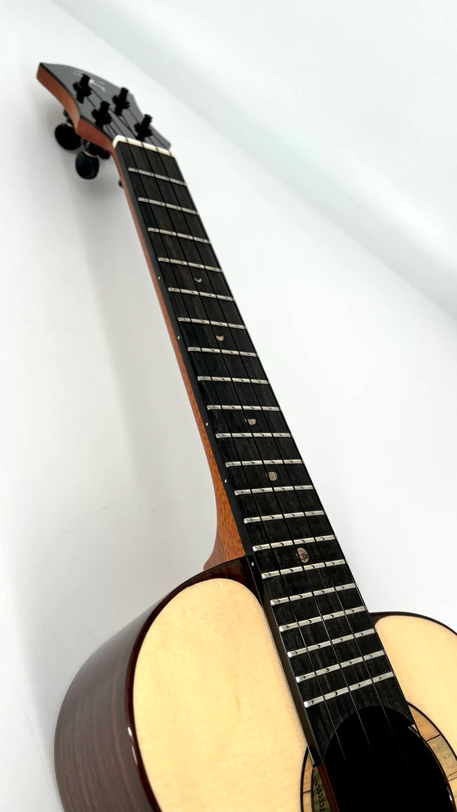 aNueNue UT200 Moonbird Tenor